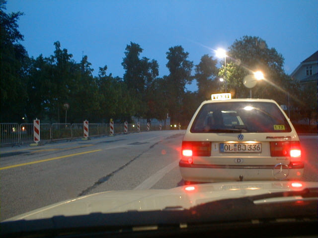 Der Verkehrsversuch: Engpaß am Julius-Mosen-Platz