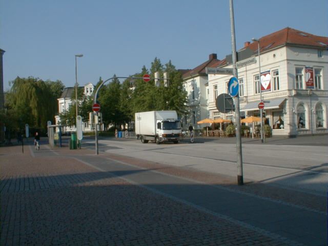 Der Verkehrsversuch: Leerer Julius-Mosen-Platz