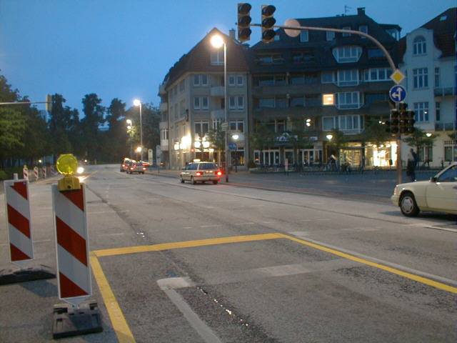 Der Verkehrsversuch: Taxen am Julius-Mosen-Platz