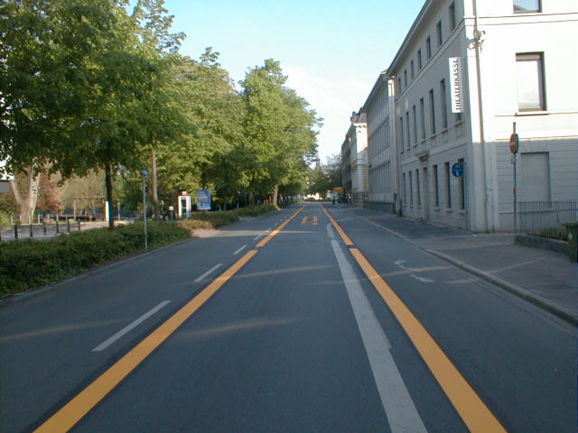 Der Verkehrsversuch: Leere am Theaterwall