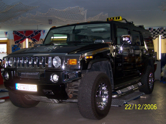 Hummer H 2 als Taxi