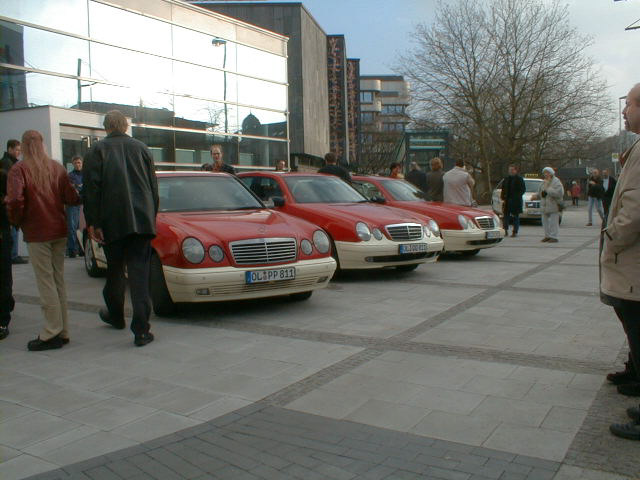 Mietwagen vor dem Horst-Janssen-Museum