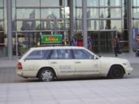 Taxi vor der Messe Leipzig